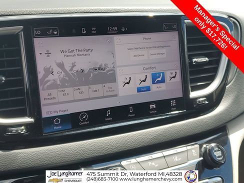 Used 2022 Chrysler Pacifica Touring-L FWD image 14