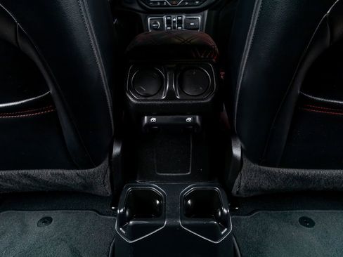 Used 2019 Jeep Wrangler Unlimited Sport S AWD/4WD image 32