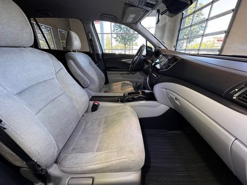 Used 2019 Honda Pilot EX image 48