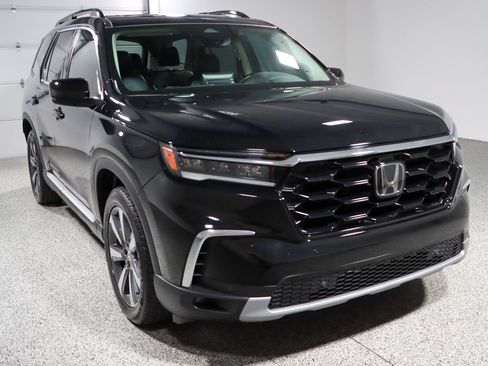 Used 2024 Honda Pilot Touring image 5