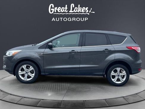 Used 2016 Ford Escape SE FWD image 2