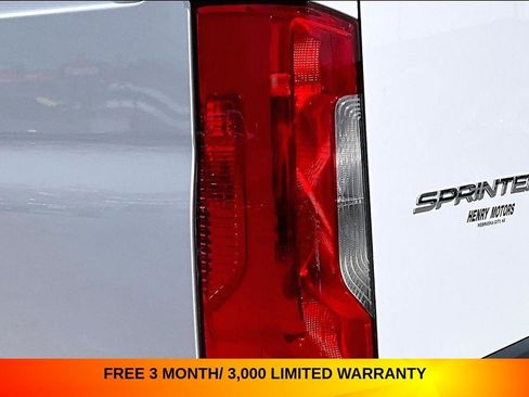 Used 2024 Mercedes-Benz Sprinter 2500 w/ Acoustic Package image 19