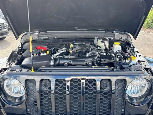 Used 2023 Jeep Gladiator Sport AWD/4WD image 28