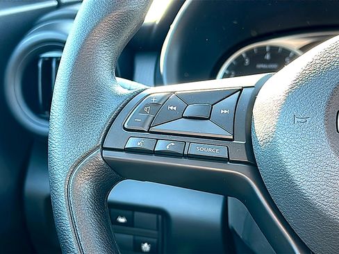 New 2025 Nissan Kicks Play S image 19