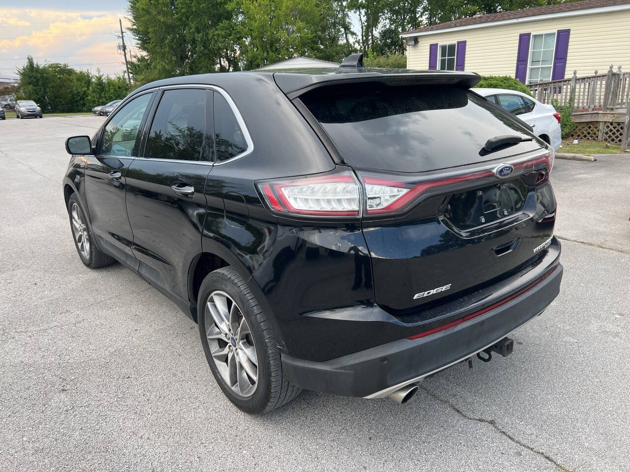 Used 2016 Ford Edge Titanium w/ Equipment Group 301A FWD image 8
