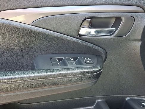 Used 2017 Honda Ridgeline RTS image 10