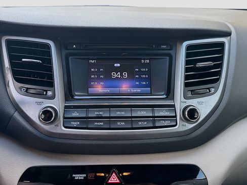 Used 2018 Hyundai Tucson SE w/ Cargo Package AWD/4WD image 10