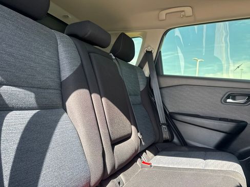 Certified 2023 Nissan Rogue SV FWD image 34