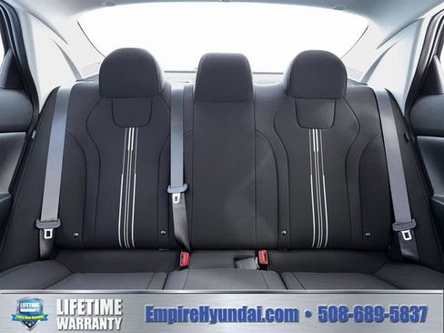 New 2026 Hyundai Elantra Hybrid FWD image 16