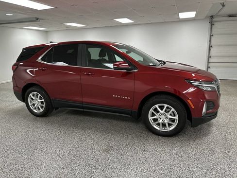 Used 2024 Chevrolet Equinox LT AWD/4WD image 2