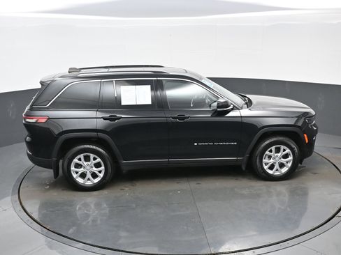 Used 2023 Jeep Grand Cherokee Limited w/ MOPAR Finishing Package image 39
