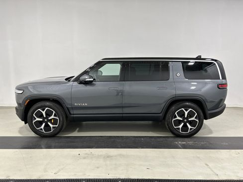 Used 2024 Rivian R1S Adventure image 2