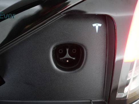 Used 2022 Tesla Model X Plaid AWD/4WD image 10