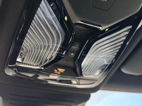 Used 2025 BMW X5 M60i w/ Executive Package image 39