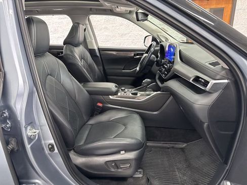 Used 2023 Toyota Highlander Platinum image 53