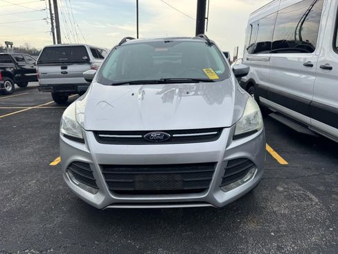 Used 2015 Ford Escape SE w/ Equipment Group 201A image 4