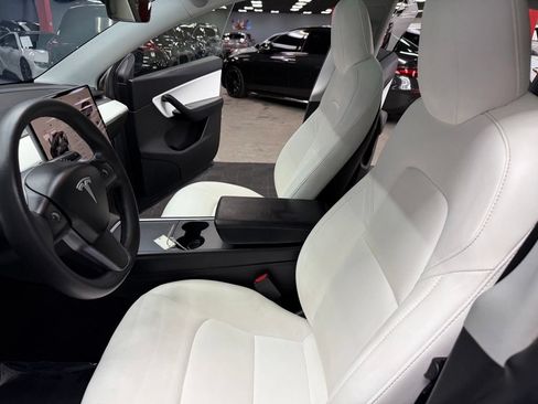 Used 2022 Tesla Model Y Performance AWD/4WD image 30