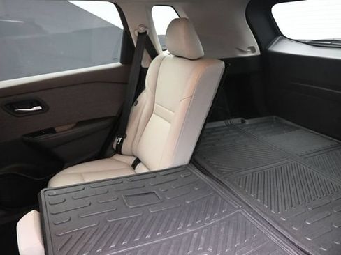 Used 2021 Nissan Rogue SV FWD image 21