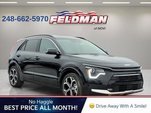 Used 2024 Kia Niro EX Touring image 3