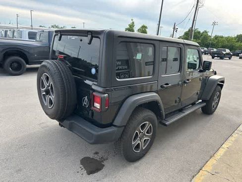Used 2022 Jeep Wrangler Unlimited Sport AWD/4WD image 17