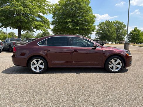 Used 2014 Volkswagen Passat 1.8T Wolfsburg Edition FWD image 4