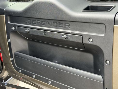 Used 2025 Land Rover Defender 110 X-Dynamic SE AWD/4WD image 14
