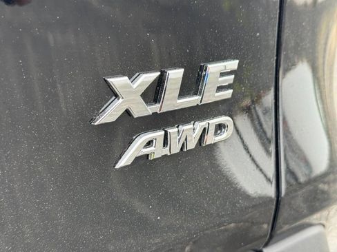 Used 2025 Toyota RAV4 XLE AWD/4WD image 7