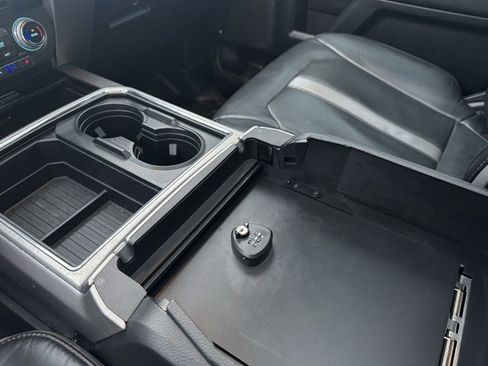 Used 2018 Ford F250 Platinum w/ Platinum Ultimate Package image 30