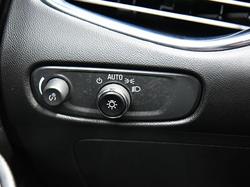 Used 2023 Chevrolet Malibu LT FWD image 31