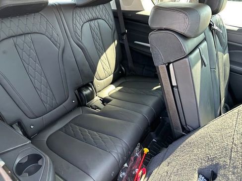 Used 2023 BMW X7 xDrive40i w/ Premium Package AWD/4WD image 15
