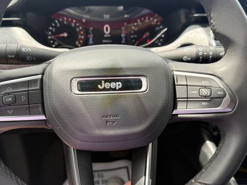 Used 2024 Jeep Compass Latitude AWD/4WD image 25