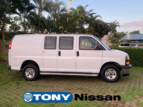 Used 2023 GMC Savana 2500 w/ Driver Convenience Package image 26