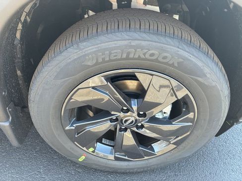 New 2026 Nissan Rogue SV w/ Cold Weather Package AWD/4WD image 9