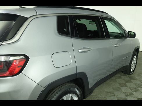 Used 2022 Jeep Compass Latitude w/ Convenience Group AWD/4WD image 18