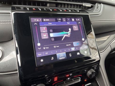 Used 2022 Jeep Grand Cherokee L Laredo w/ Luxury Tech Group I image 34