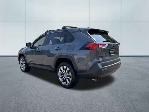 Used 2020 Toyota RAV4 XLE Premium AWD/4WD image 7