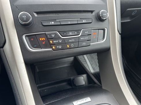 Used 2016 Ford Fusion SE w/ Equipment Group 202A image 37