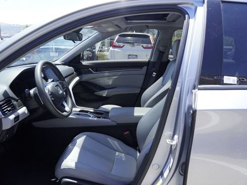Used 2020 Honda Accord EX image 18