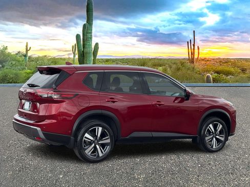 Certified 2025 Nissan Rogue SL image 5