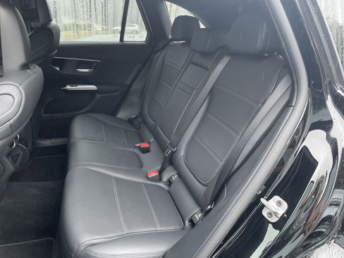 Certified 2025 Mercedes-Benz GLC 300 4MATIC image 39