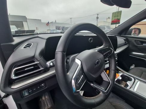 Used 2024 Chevrolet Traverse LT w/ Midnight/Sport Edition image 10