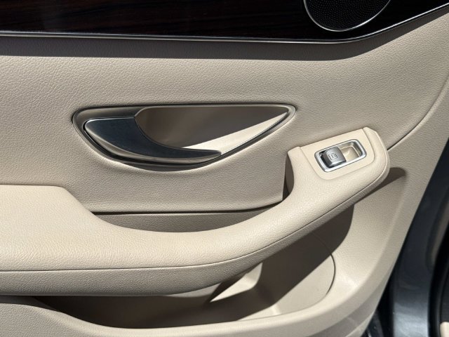 Used 2022 Mercedes-Benz GLC 300 image 13