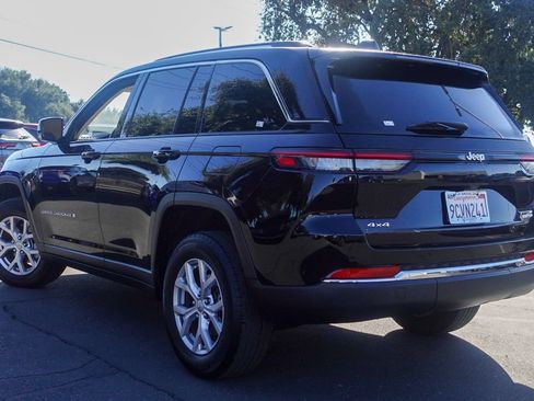 Used 2022 Jeep Grand Cherokee Limited AWD/4WD image 11
