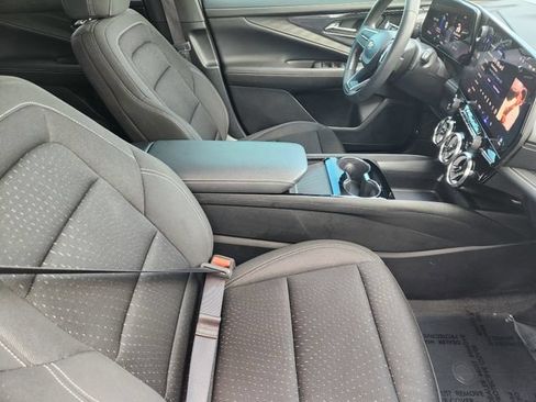 Used 2025 Chevrolet Blazer EV LT FWD image 20