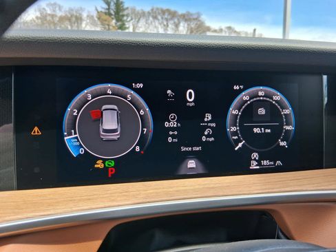 New 2026 Volkswagen Tiguan SEL R-Line AWD/4WD image 17
