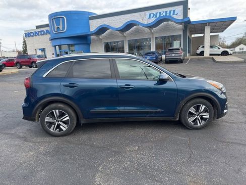 Used 2020 Kia Niro LXS image 8