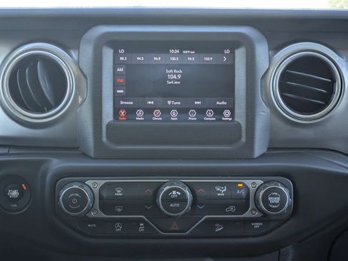 Used 2020 Jeep Wrangler Unlimited Sahara AWD/4WD image 14