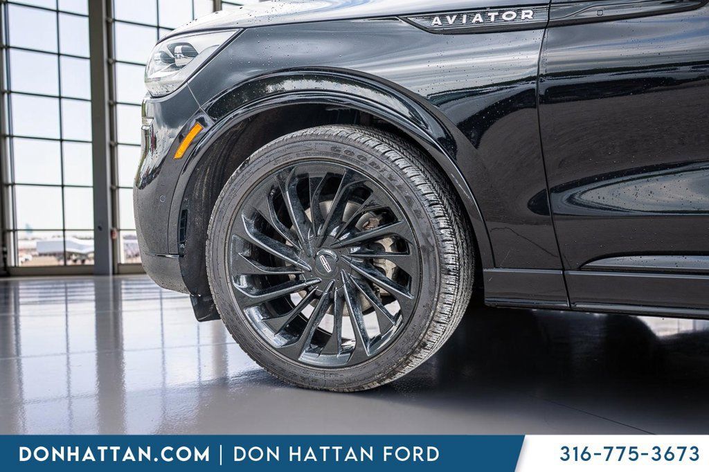 Used 2023 Lincoln Aviator Reserve w/ Equipment Group 201A AWD/4WD image 38