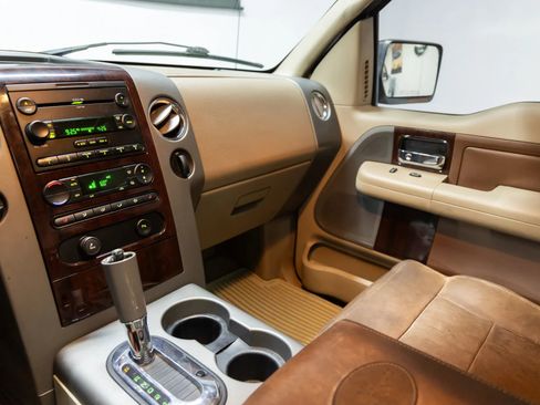 Used 2005 Ford F150 King Ranch image 24
