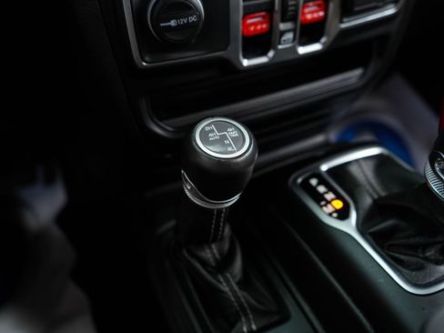 Used 2021 Jeep Wrangler Unlimited Sahara AWD/4WD image 28